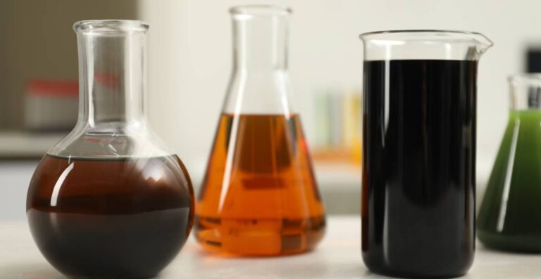 Dầu Tổng Hợp vs Dầu Khoáng — Loại Nào Tốt Hơn?